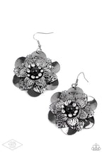 Load image into Gallery viewer, Paparazzi - Midnight Garden Earring
