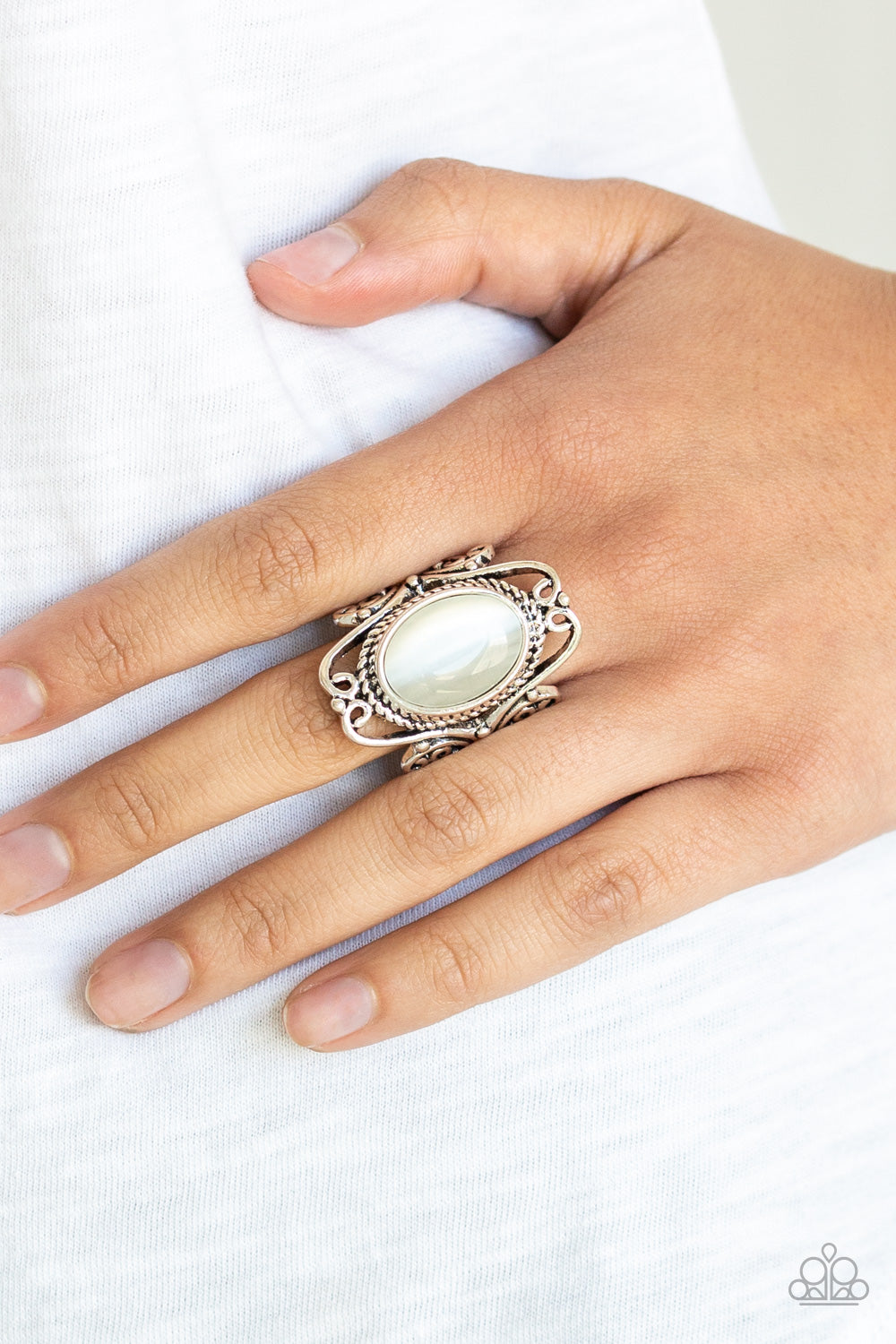 Paparazzi - Fairytale Flair - White Ring