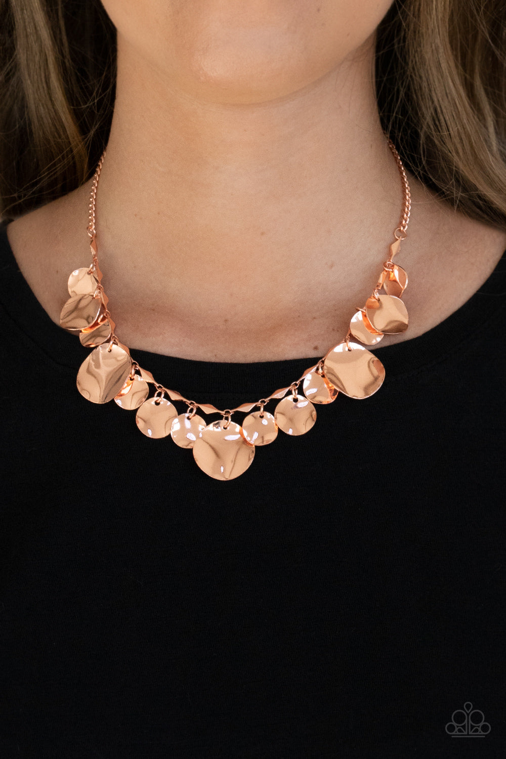 Paparazzi - GLISTEN Closely - Copper  Neckace