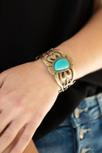 Load image into Gallery viewer, Paparazzi - The MESAS are Calling - Brass Bracelet
