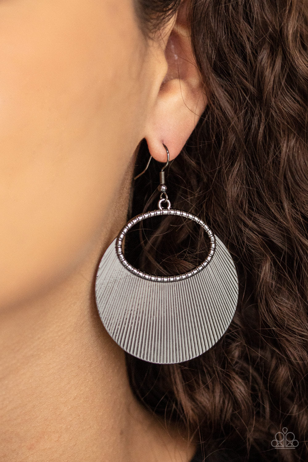 Paparazzi -Fan Girl Glam - Black Earrings