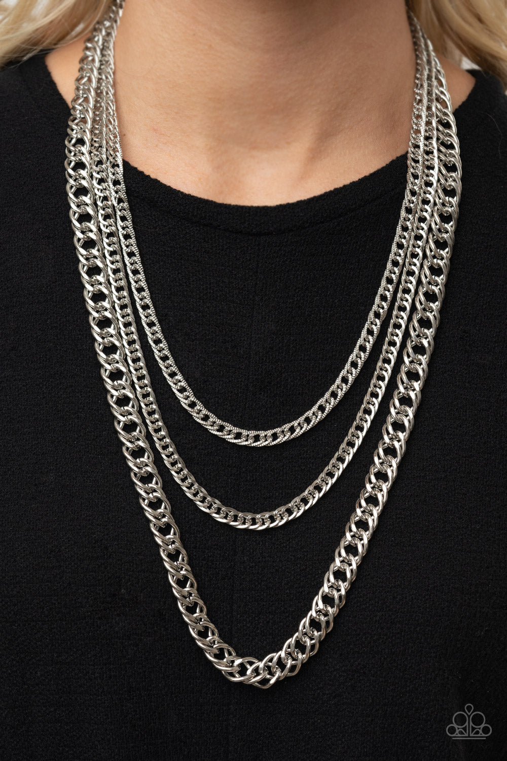 Paparazzi - Chain of Champions - Silver Necklace