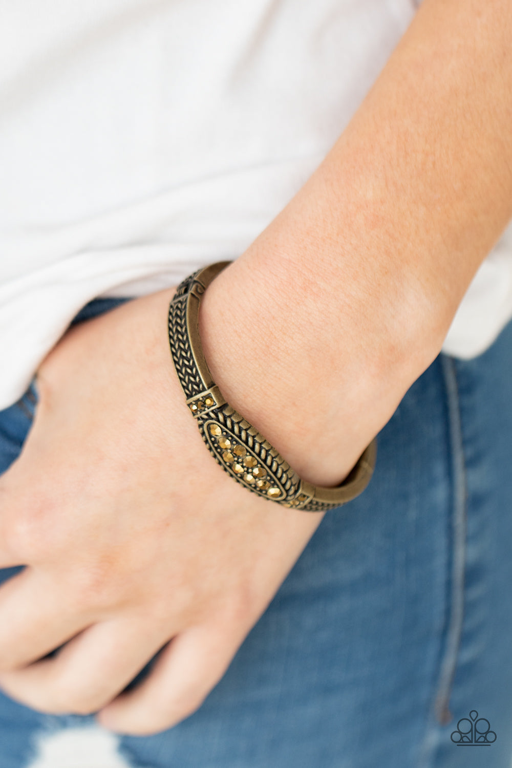 Paparazzi - Locked in Luster - Brass Bracelet