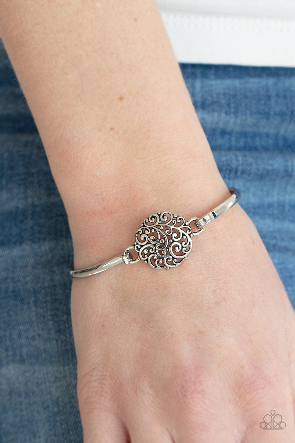 Paparazzi - Filigree Fiesta - Silver Bracelet