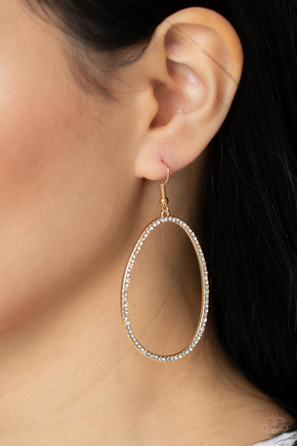 Paparazzi - OVAL-ruled! - Gold Earrings