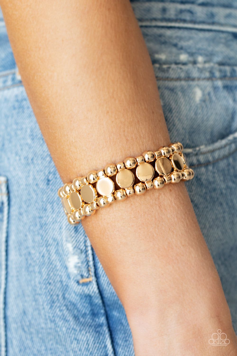 Paparazzi - Metro Magnetism - Gold Bracelet