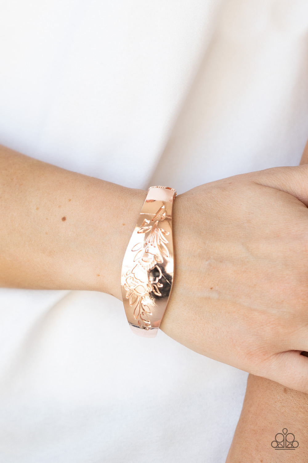 Paparazzi - Fond of Florals - Rose Gold Bracelet