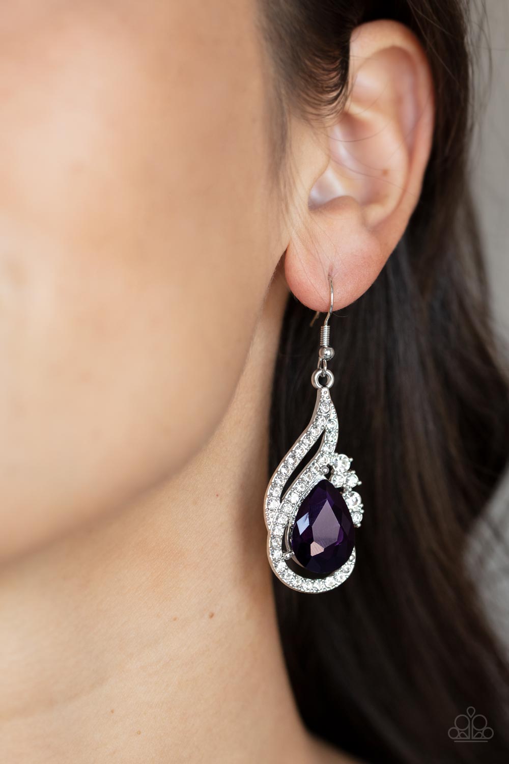 Paparazzi - Dancefloor Diva - Purple Earrings