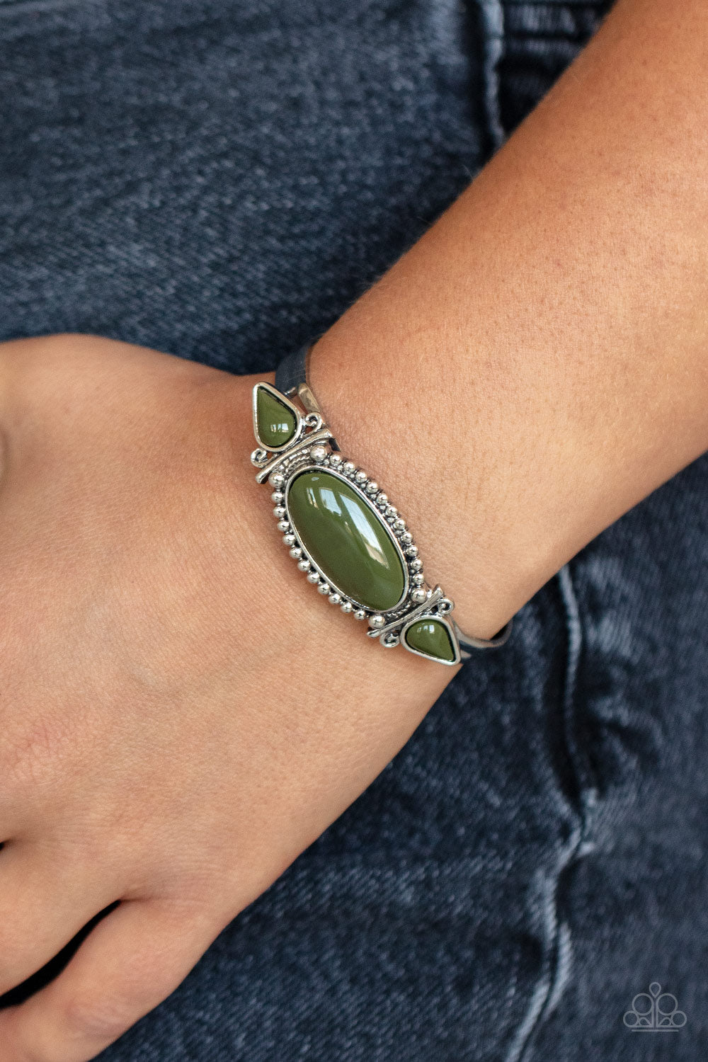 Paparazzi - Tribal Trinket - Green Bracelet