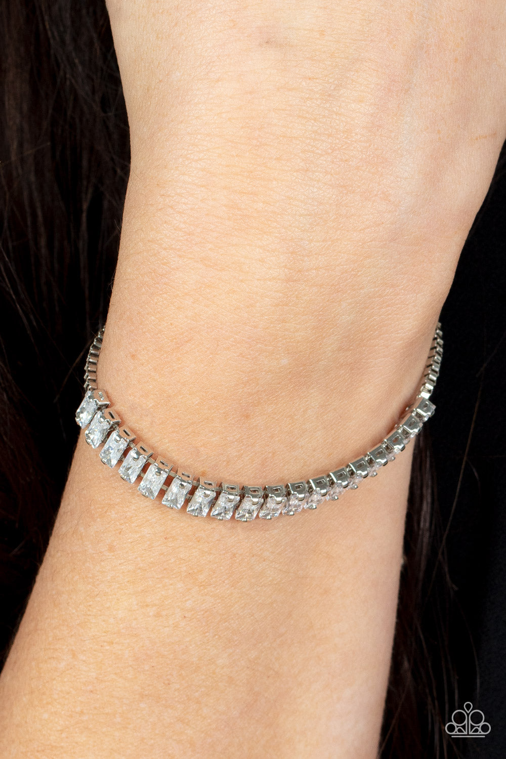 Paparazzi - Glitz and Glimmer - White Bracelet