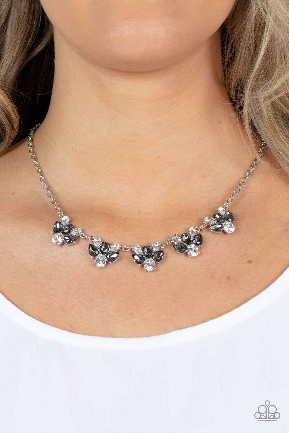 Paparazzi - Envious Elegance - Silver Necklace