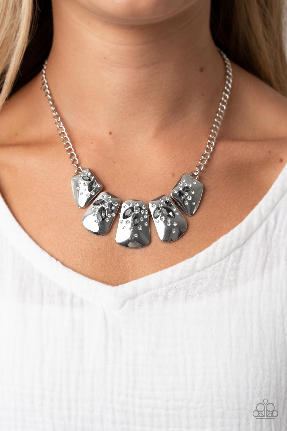 Paparazzi - Jubilee Jingle - Silver Necklace