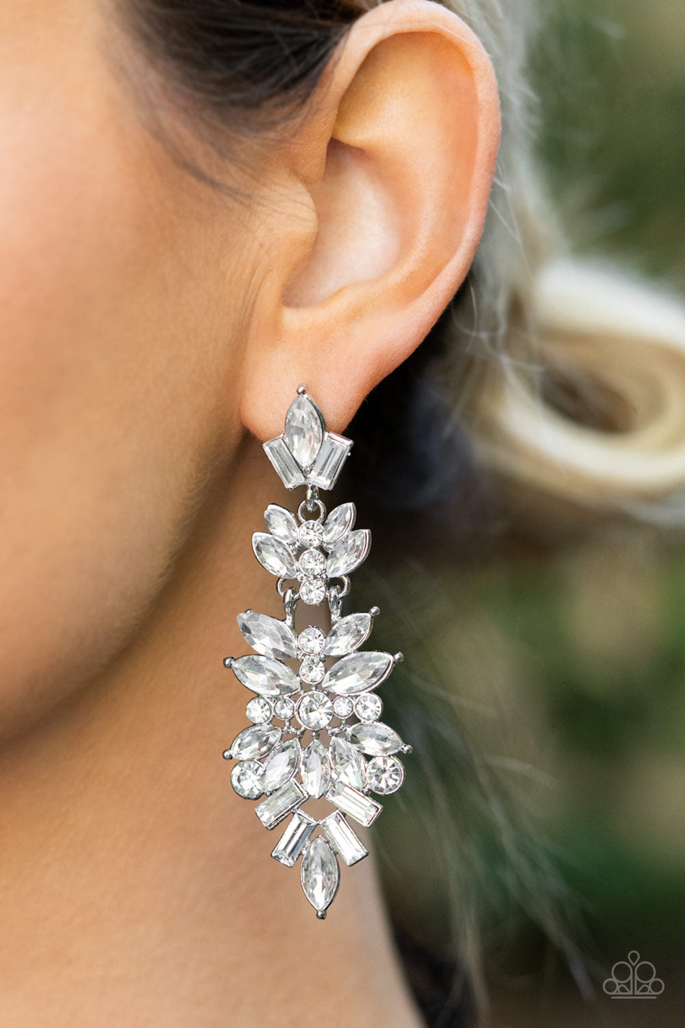 Paparazzi - Frozen Fairytale - White Earring