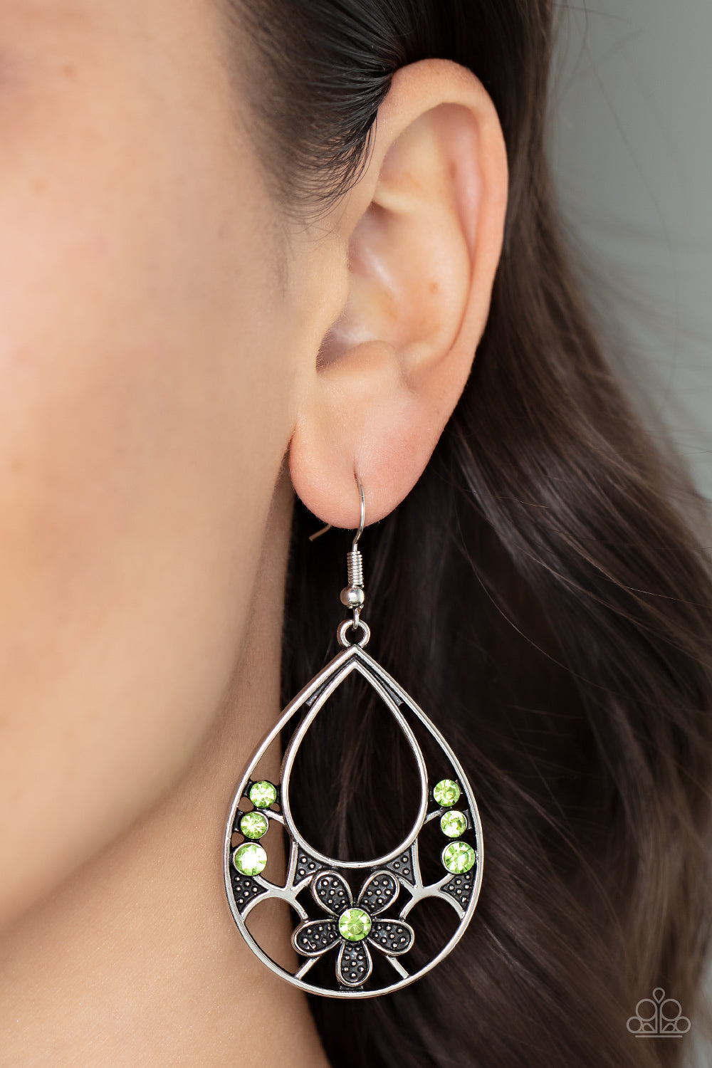 Paparazzi - Meadow Marvel - Green Earring