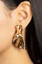 Load image into Gallery viewer, Paparazzi - METAL-Physical Mood - Gold Earring
