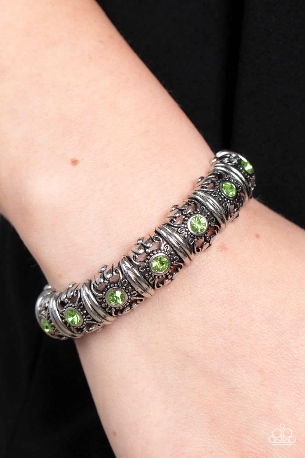 Paparazzi - Ageless Glow - Green Bracelet