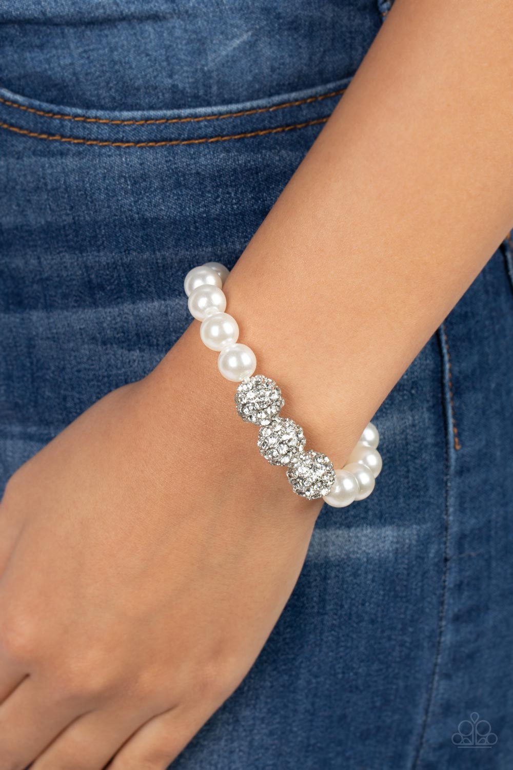 Paparazzi - Breathtaking Ball - White Bracelet