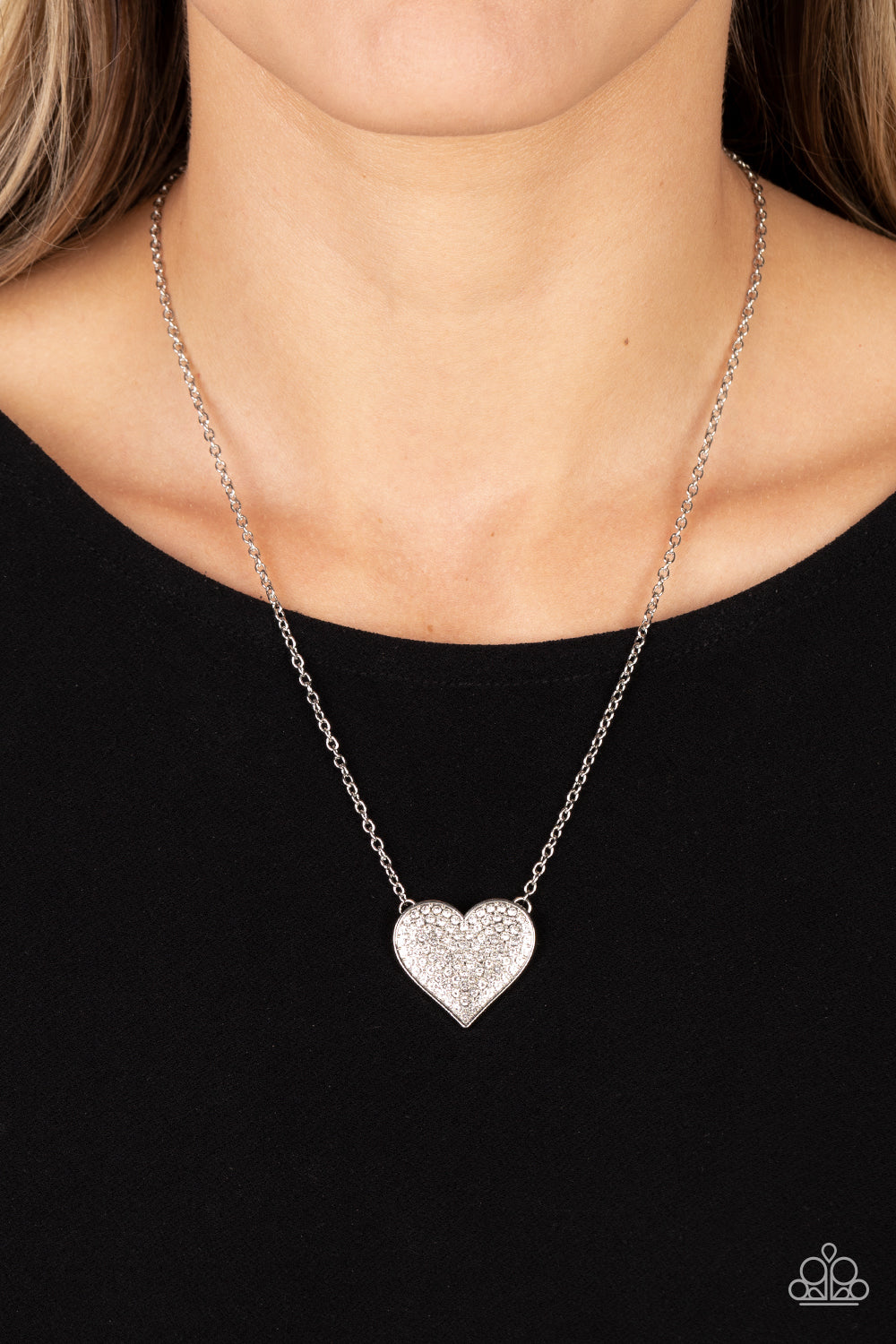 Paparazzi - Spellbinding Sweetheart - White Necklace