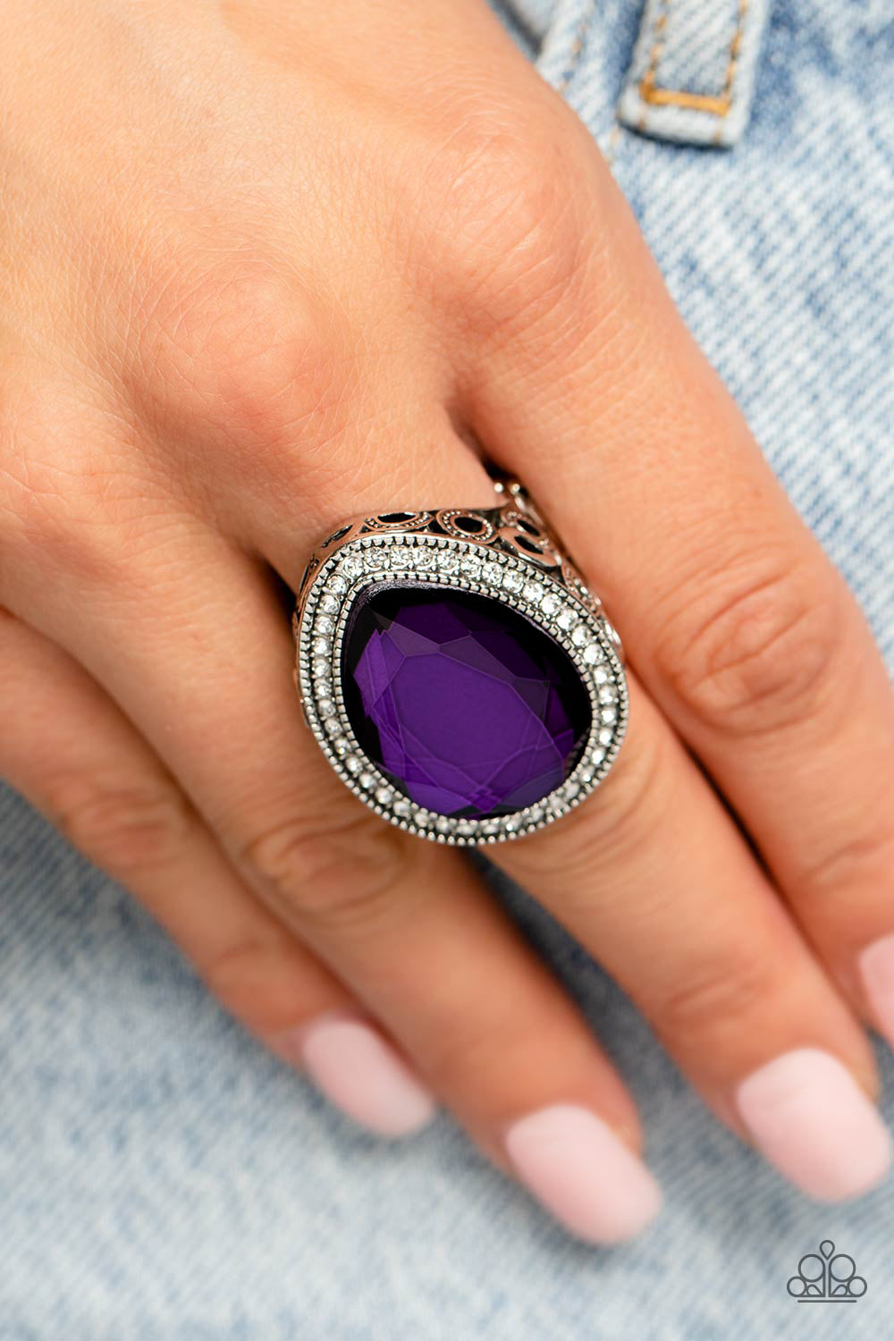 Paparazzi - Illuminated Icon - Purple Ring