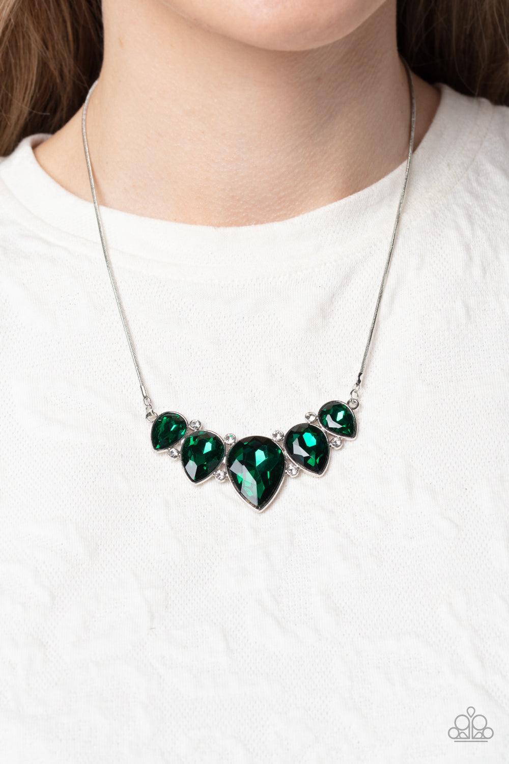 Paparazzi - Regally Refined - Green Necklace