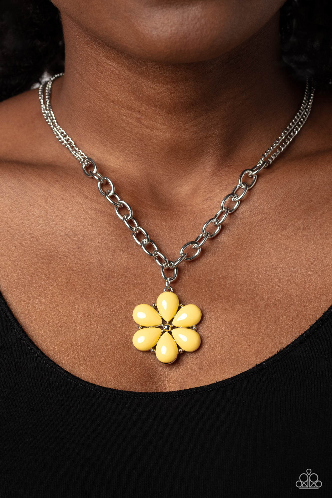 Paparazzi - Dazzling Dahlia - Yellow Necklace