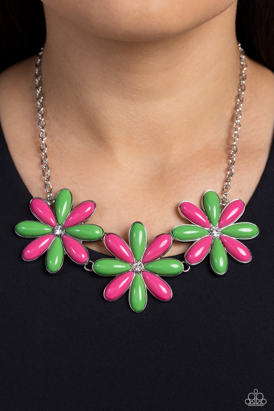 Paparazzi - Bodacious Bouquet - Green Necklace