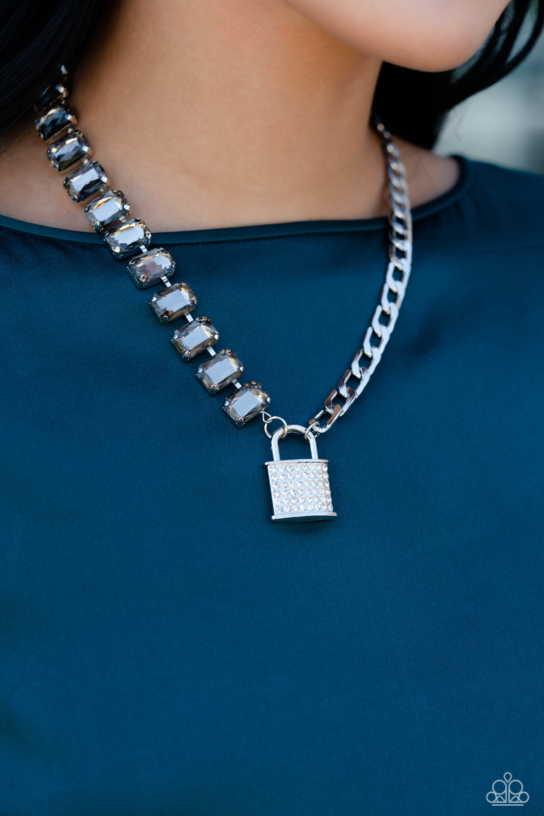 Paparazzi - LOCK and Roll - Silver Necklace